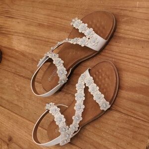 Women's Patrizia by Spring Step White and Cream Floral Sandals, Size EU 40